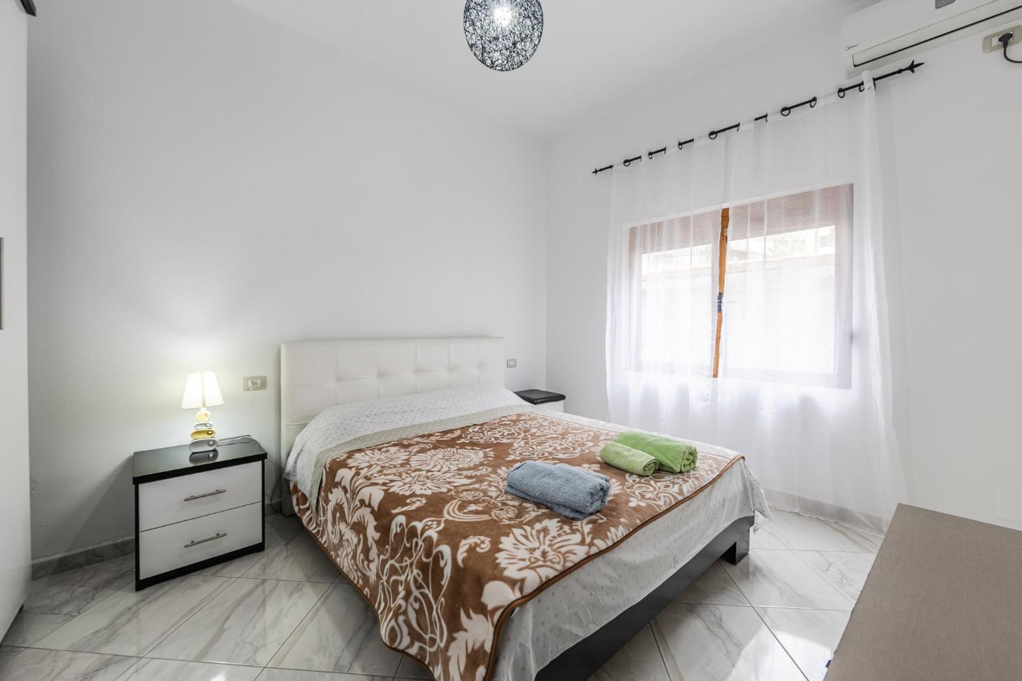 Mbreti Monun Leilighet Durrës